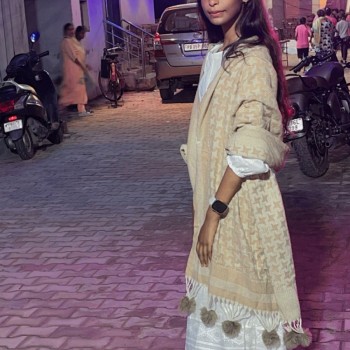 Adika hans